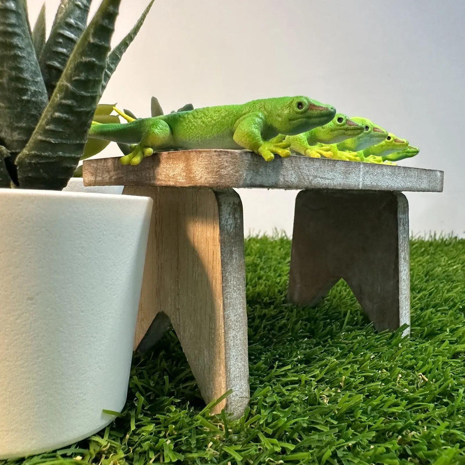 Realistic Lizard Replica, photo 6