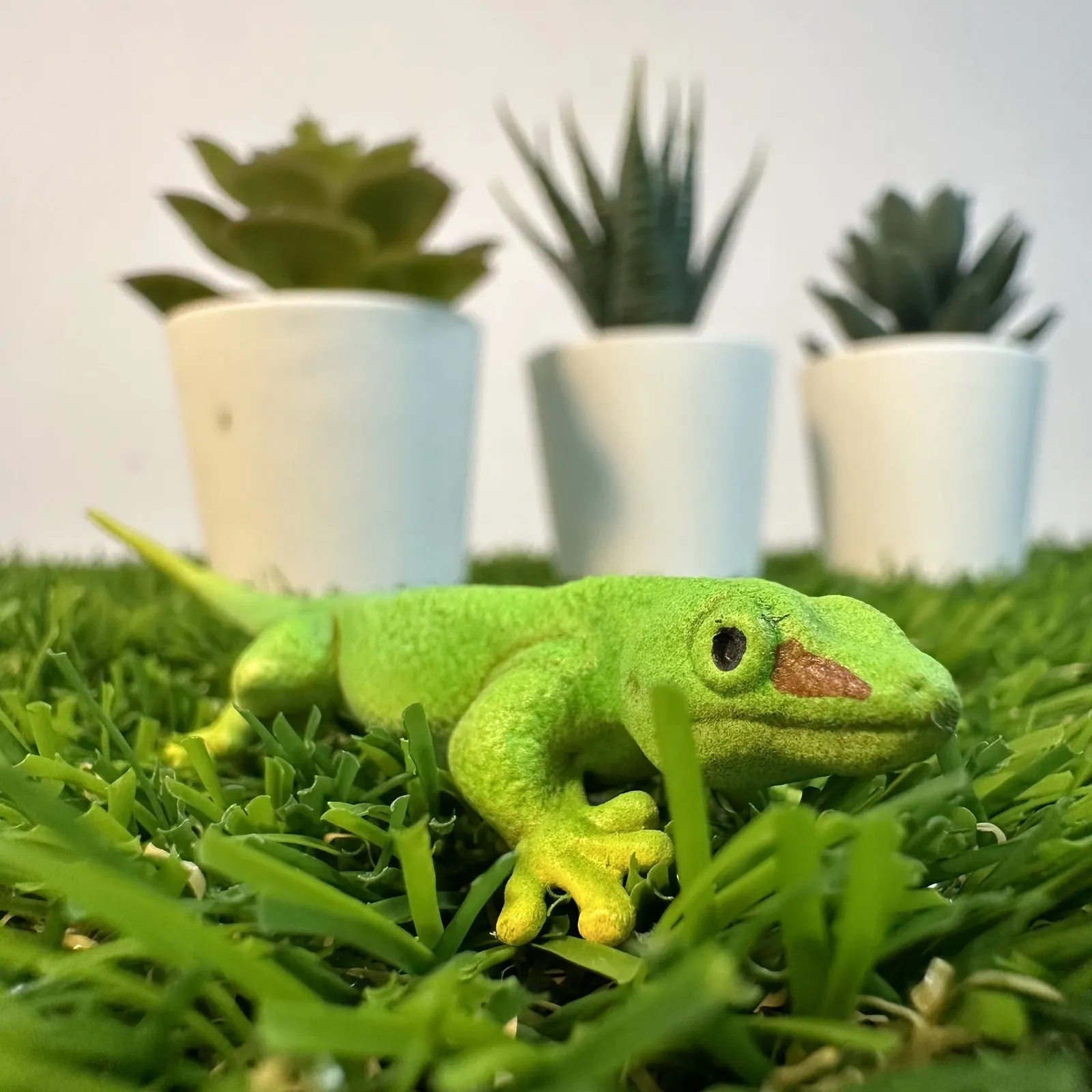 Realistic Lizard Replica, photo 3