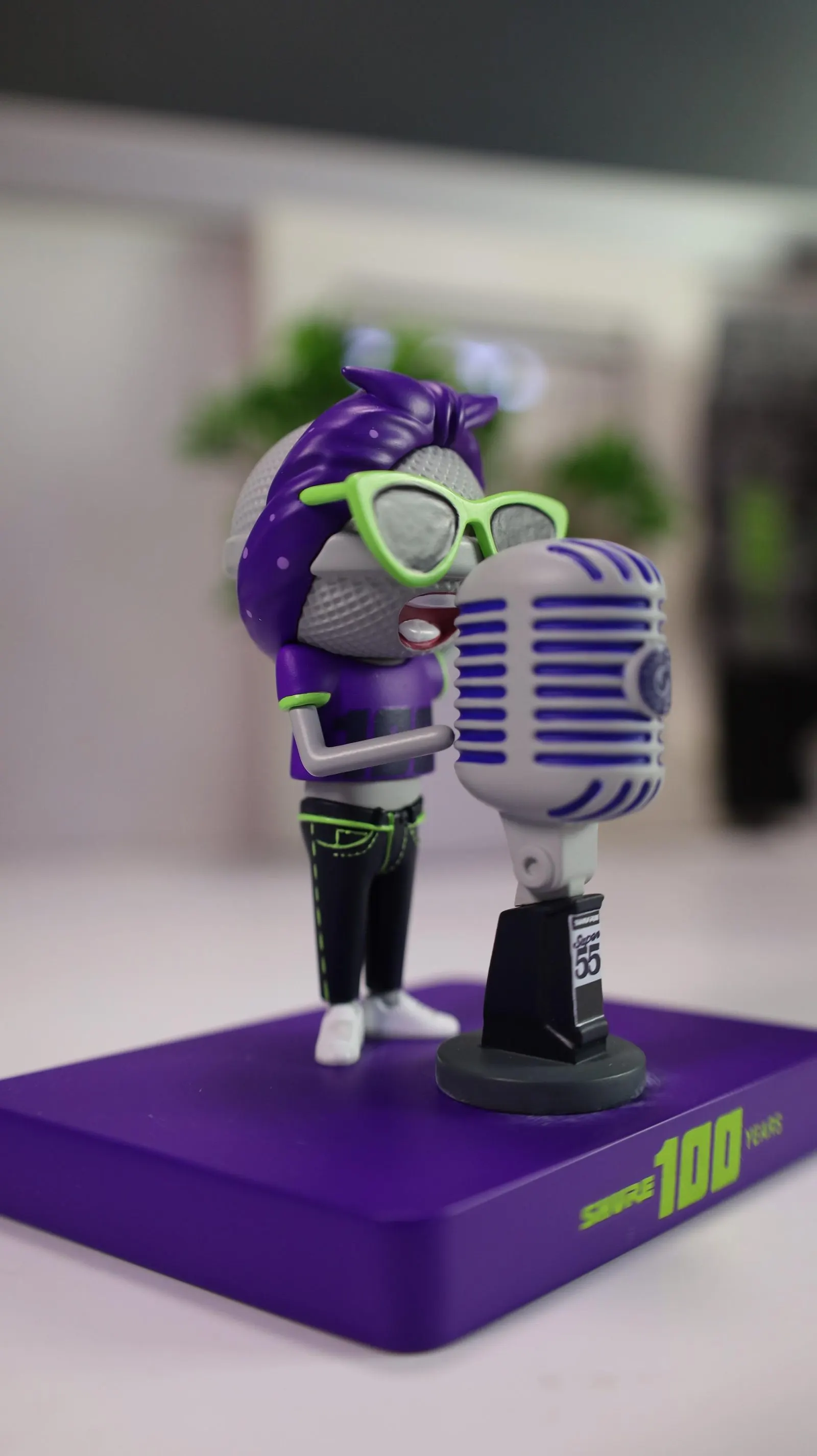 Shure 100th Year Annivesary Figurine Production — photo 5