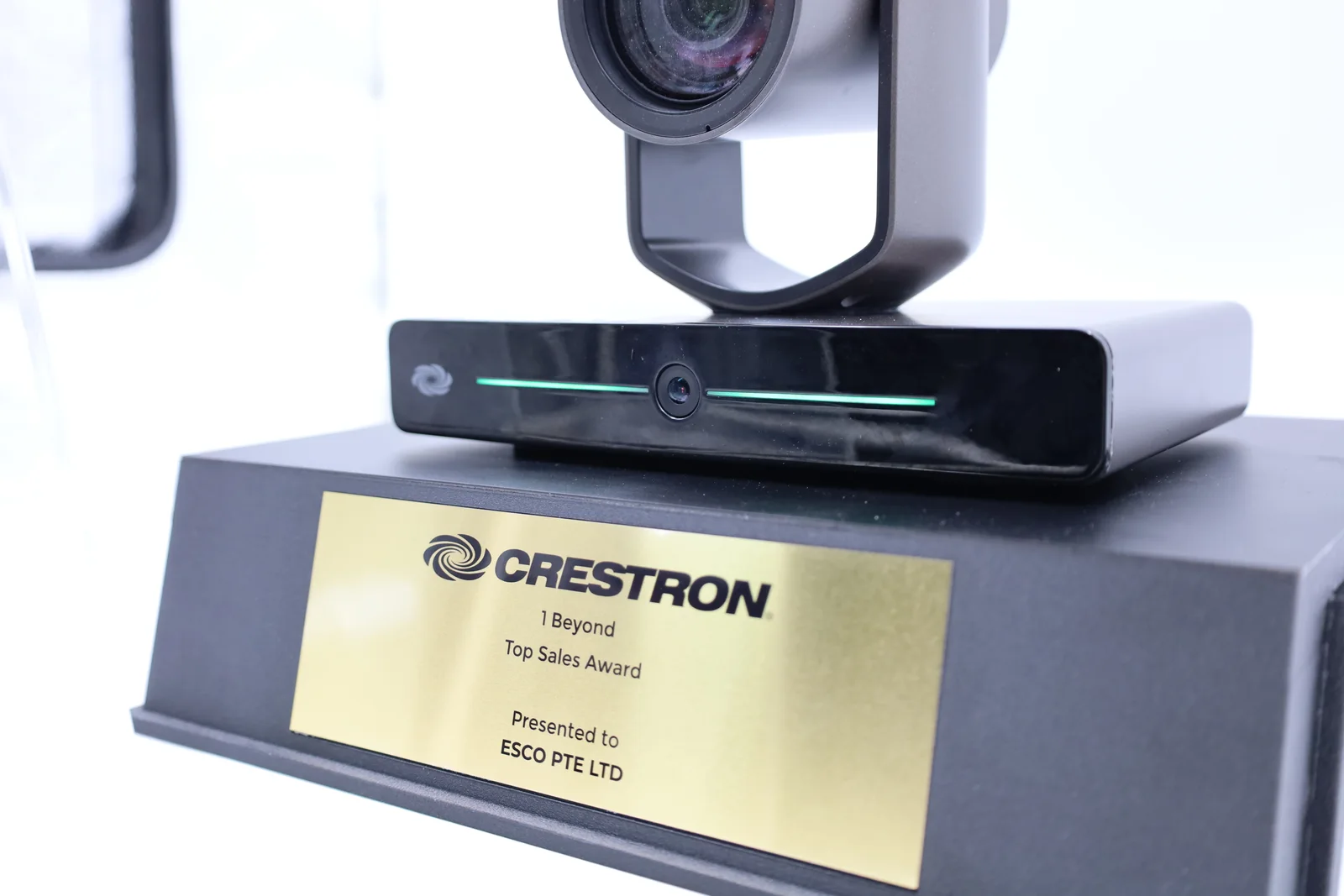 Crestron Camera Trophy photo 2