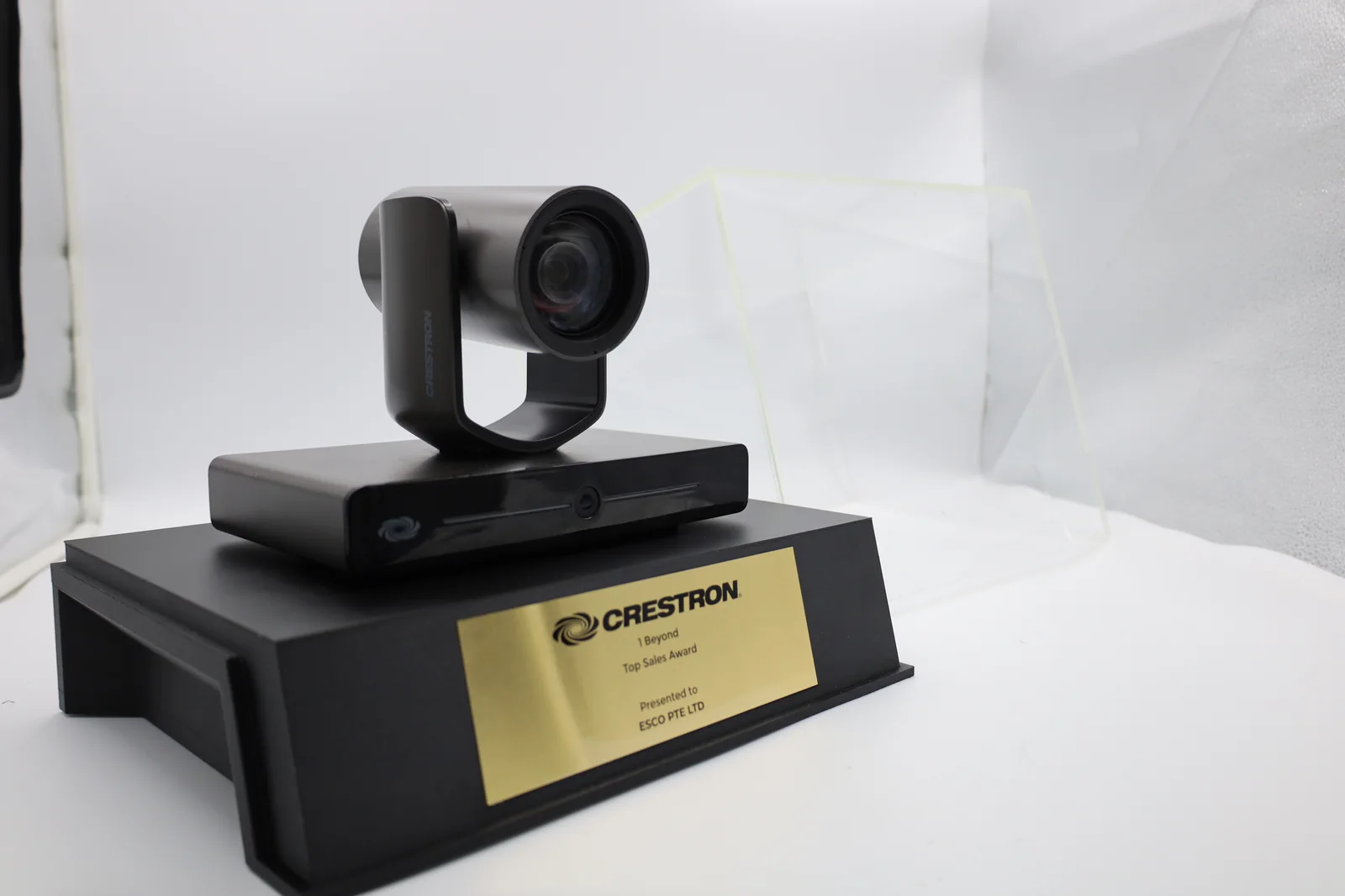 Crestron Camera Trophy photo 3