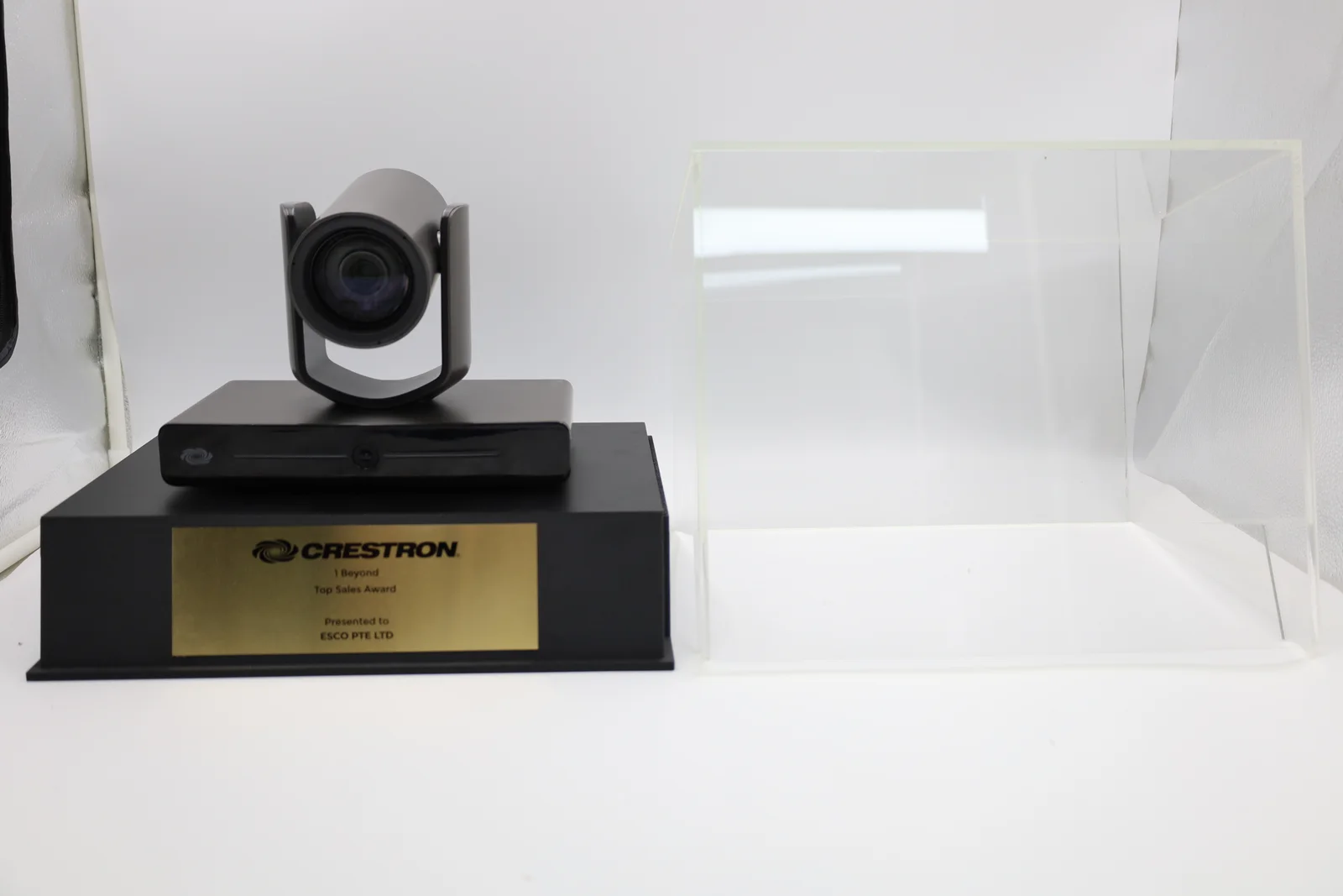 Crestron Camera Trophy photo 4