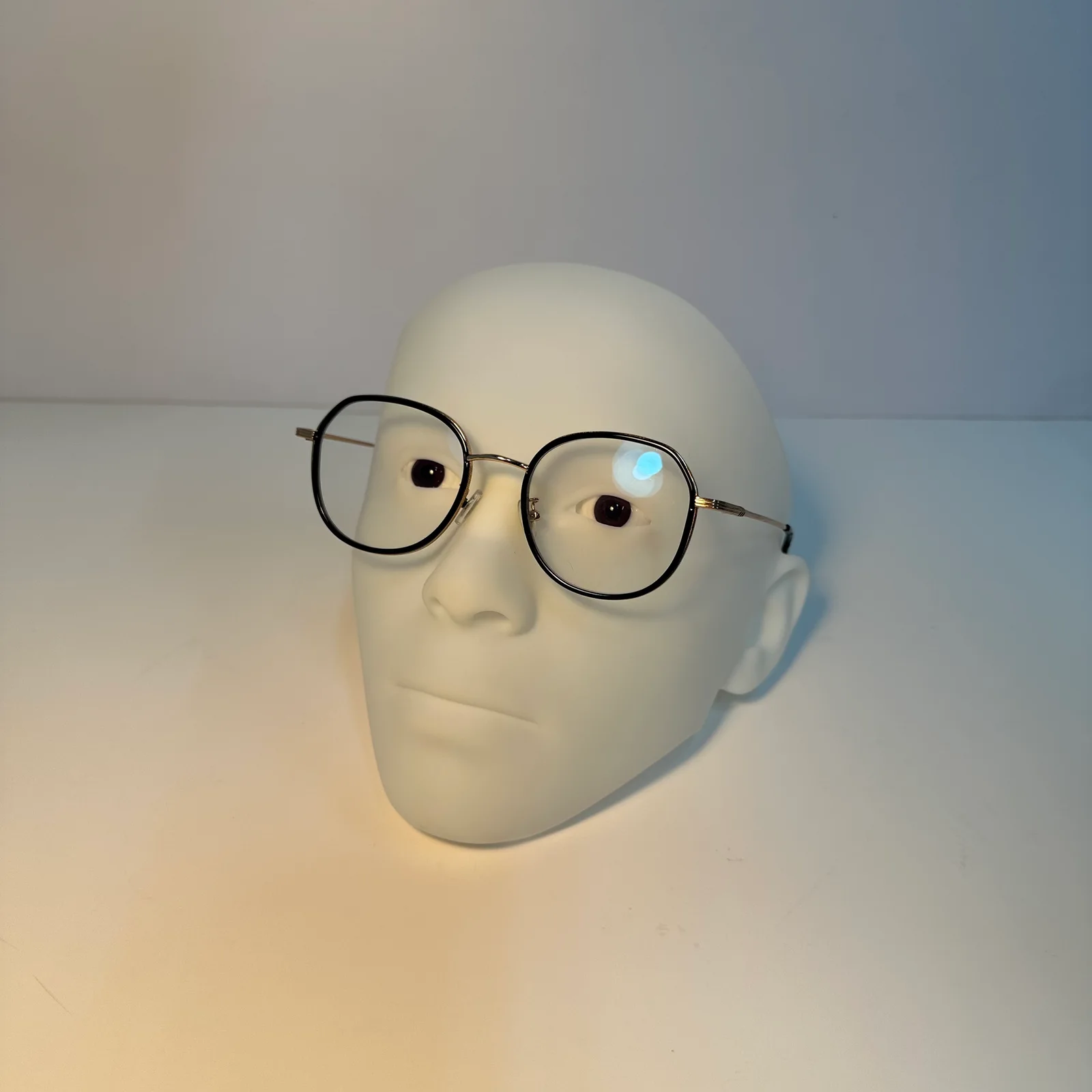Eyewear Display Face photo 2