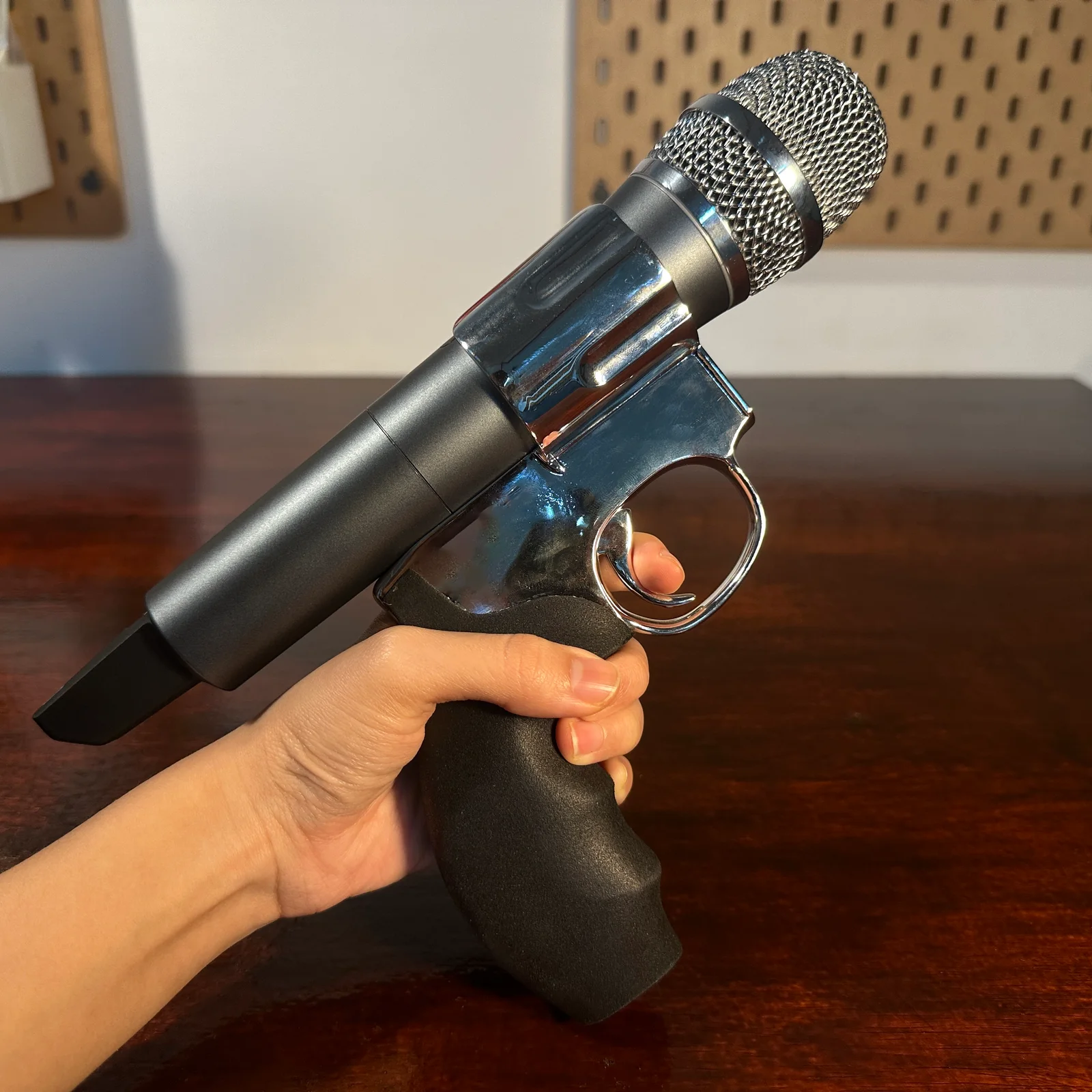 Mic Stand Revolver