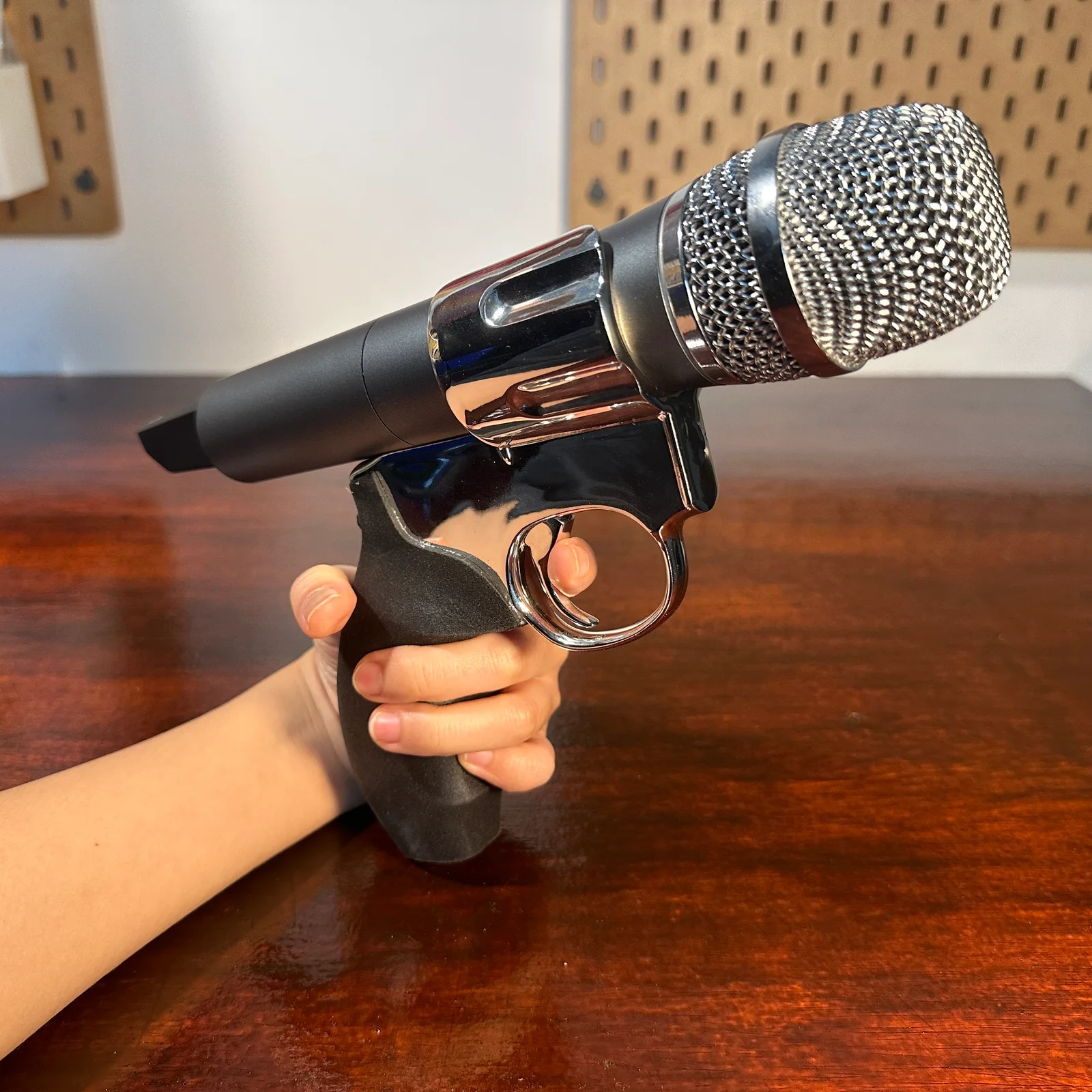 Mic Stand Revolver photo 4