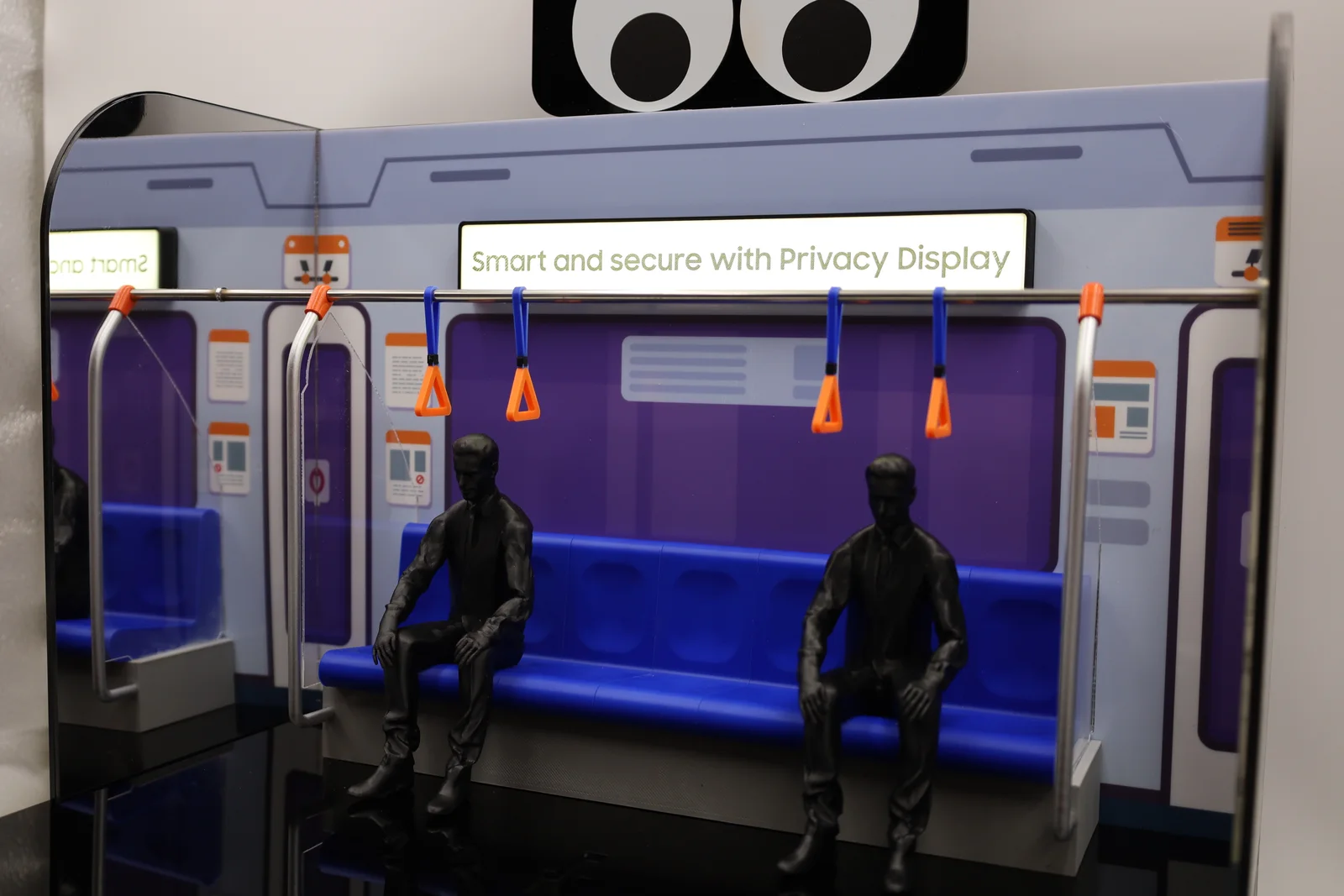 Samsung Galaxy S26 Privacy Display Booth photo 6