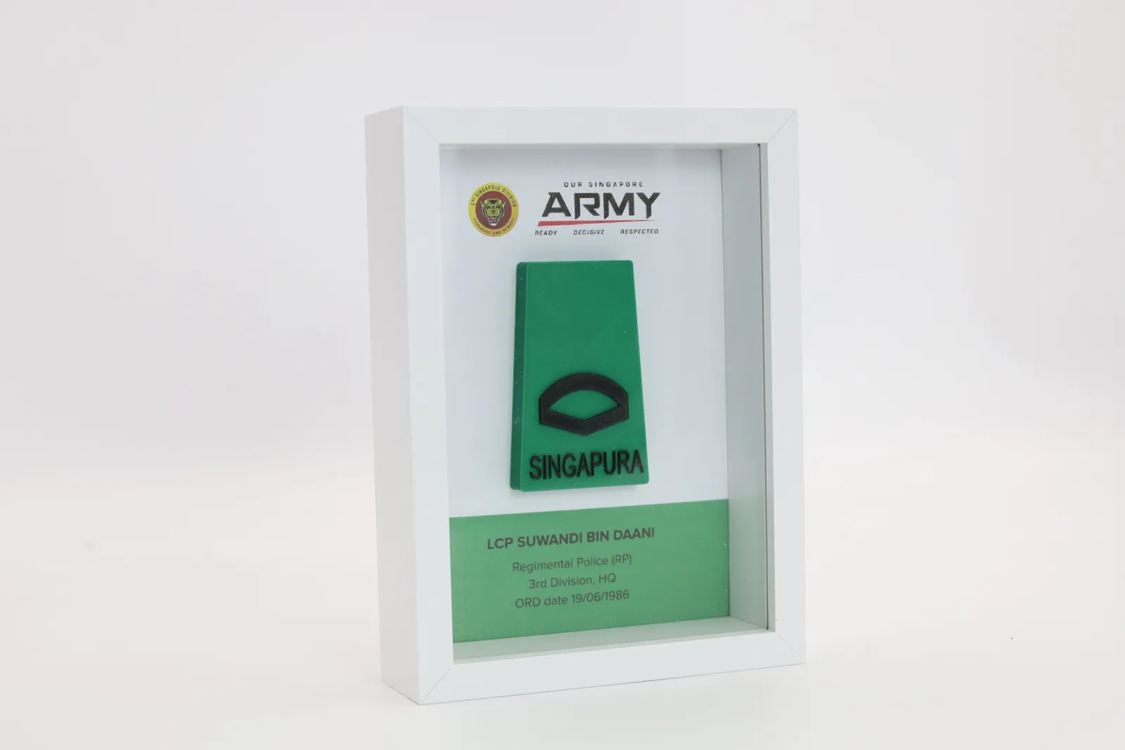 The finished ORD frame from the other side, showing the depth of the white shadow box around the rank slide