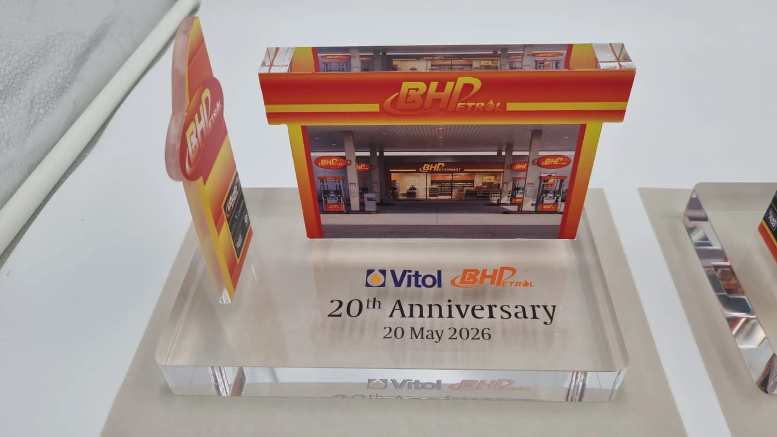 Vitol Asia Clear Acrylic Trophy photo 1