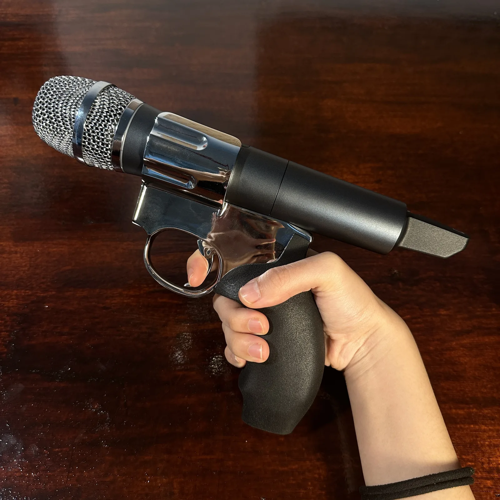 Mic Stand Revolver