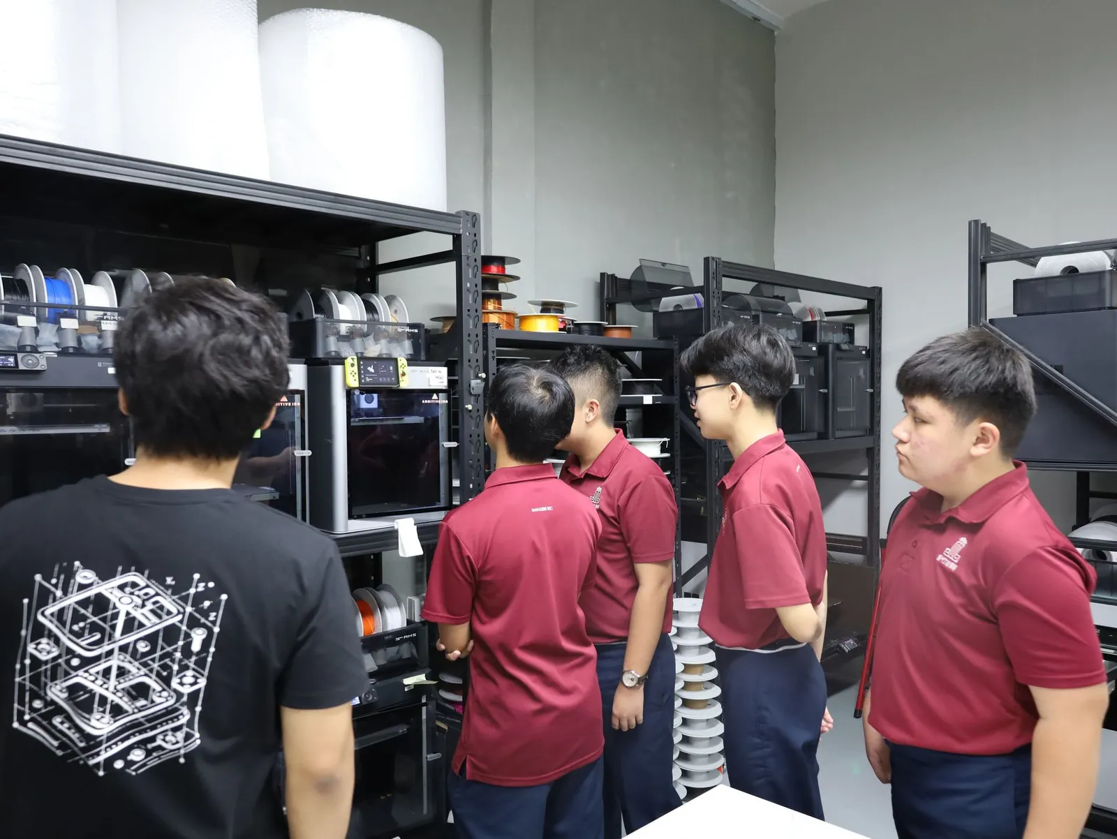 Students at the 3D printing station